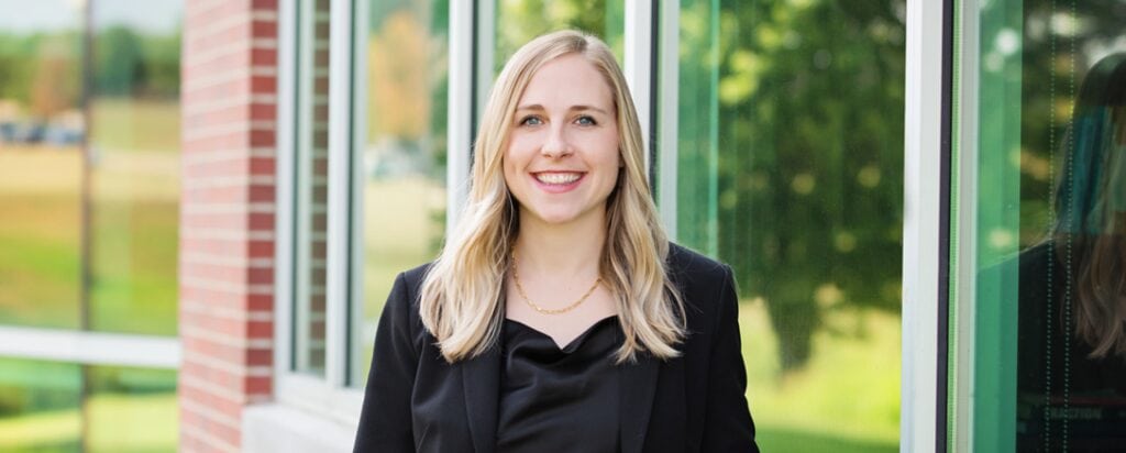Nikki Nee | Senior Associate Advisor | Foster Group